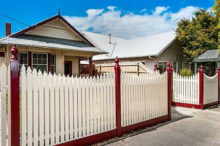 Scallopped picket fence